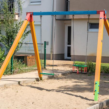 Solaris Apartman&Resort Cserkeszőlő Екстериор снимка
