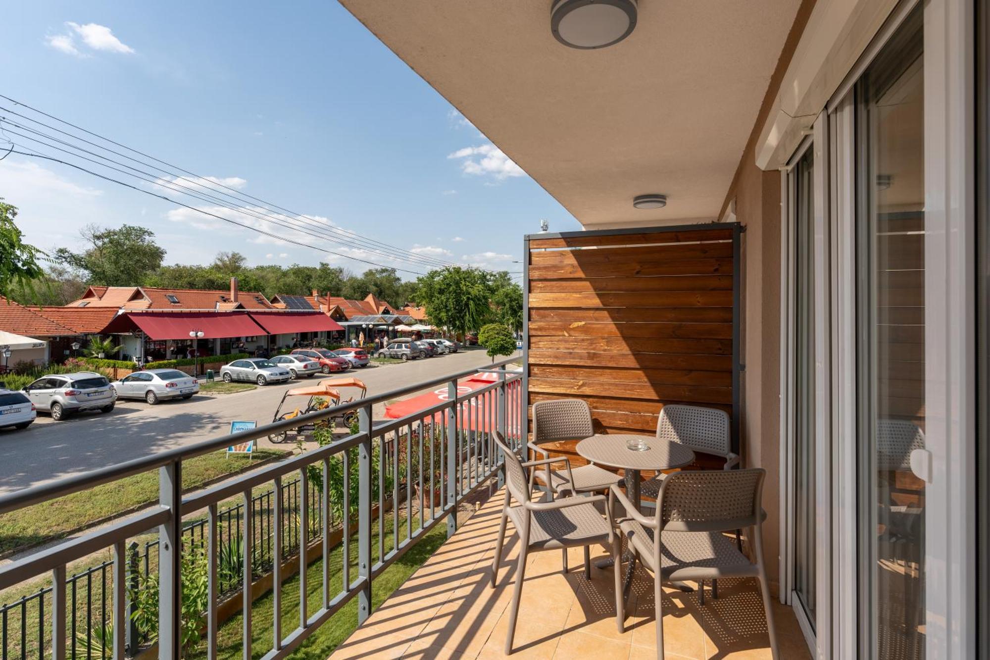 Solaris Apartman&Resort Cserkeszőlő Екстериор снимка